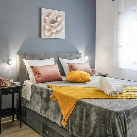 Holiday home 4 Bedroom Cozy Home In Skradin-Vacani Ladevci